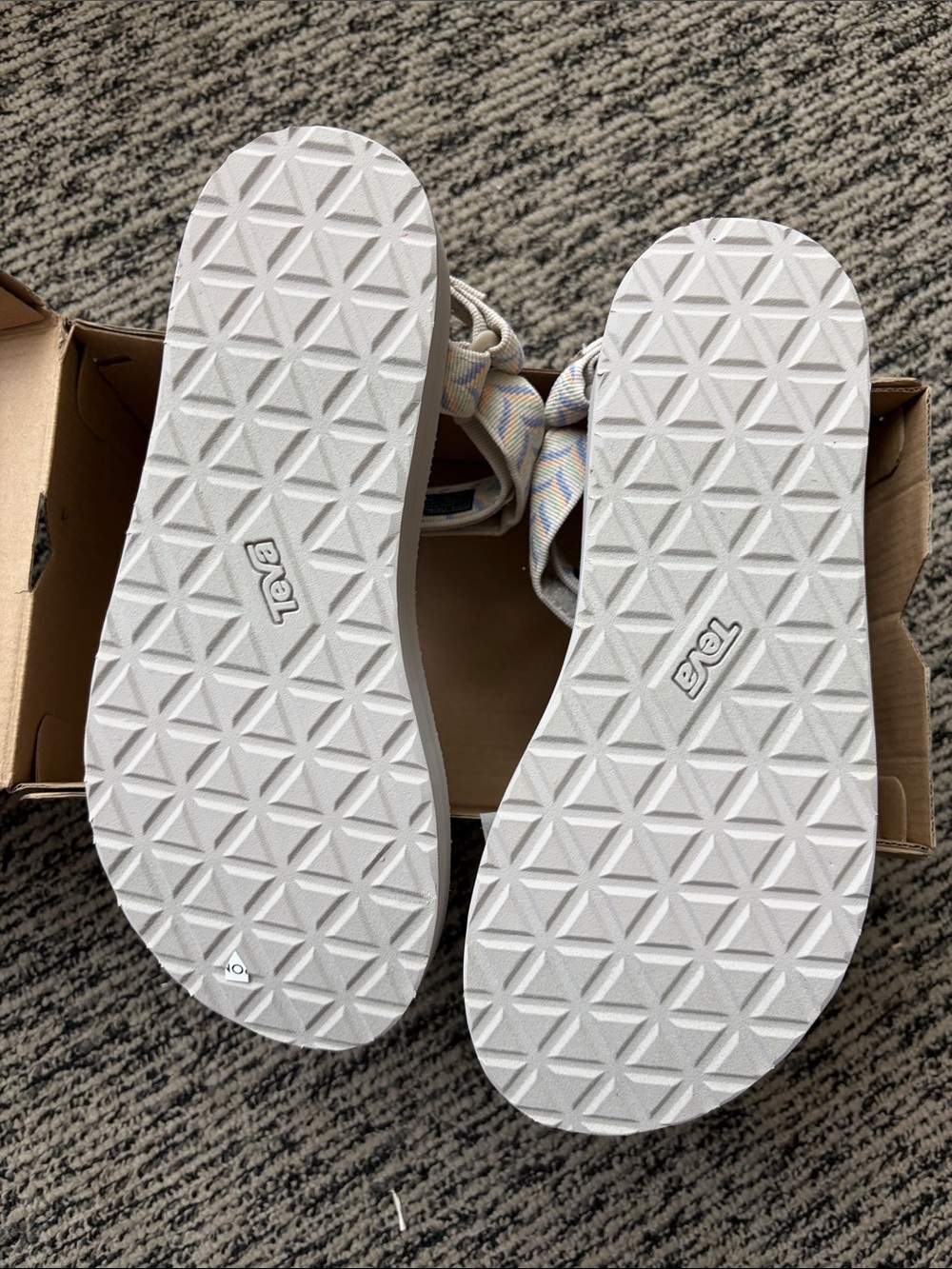 NEW Teva Midform Universal Sandal; retro pastel NIB - Picture 3 of 5